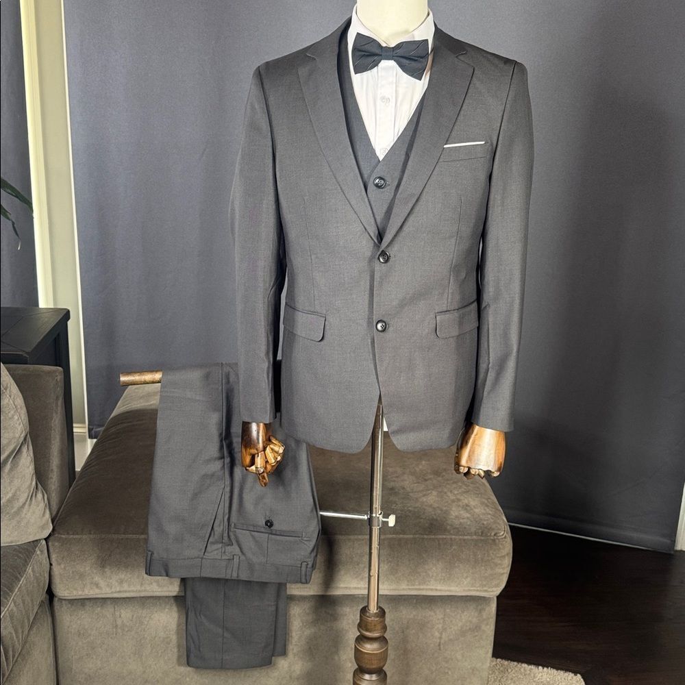 Men’s Dark Gray 3 Piece Wedding Formal Suit Notched Lapel 34 Jacket 31 Pants NEW